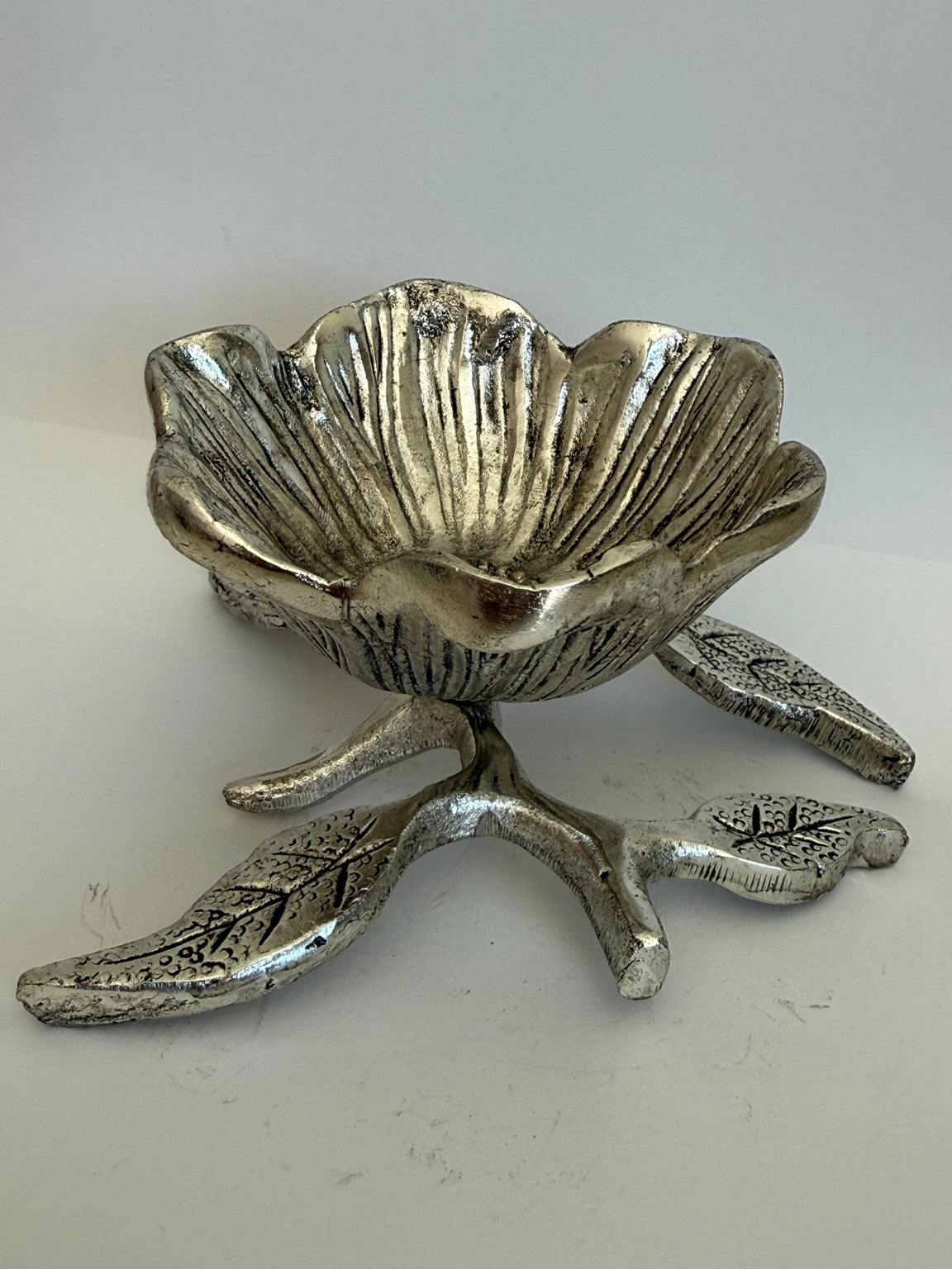 Silver Lotus Decorative Bowl – Handcrafted Festival Centerpiece (5.5")