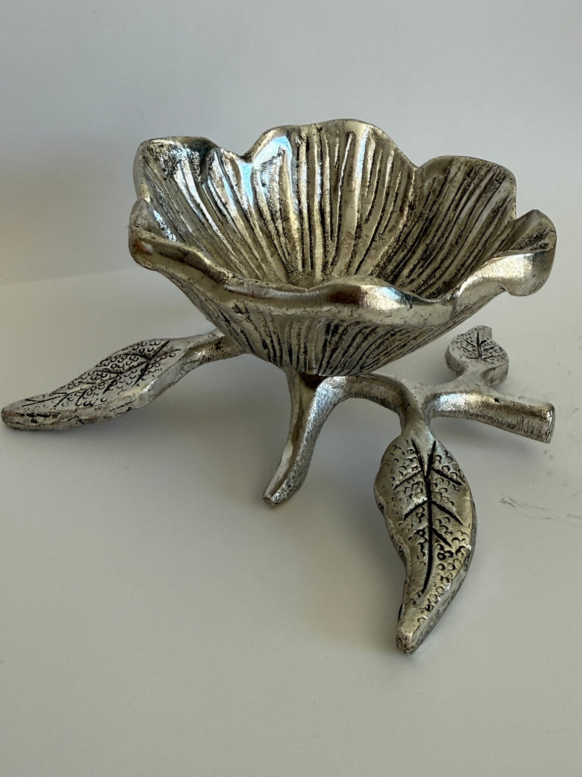 Silver Lotus Decorative Bowl – Handcrafted Festival Centerpiece (5.5")