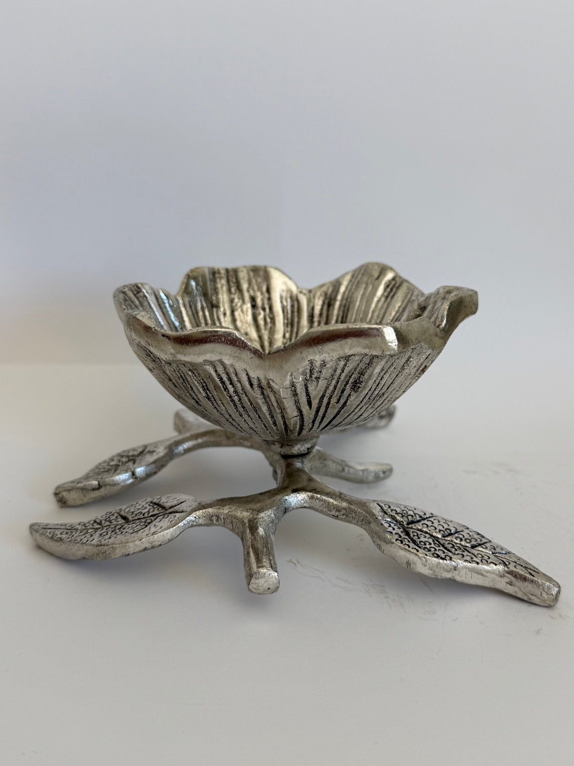 Silver Lotus Decorative Bowl – Handcrafted Festival Centerpiece (5.5")