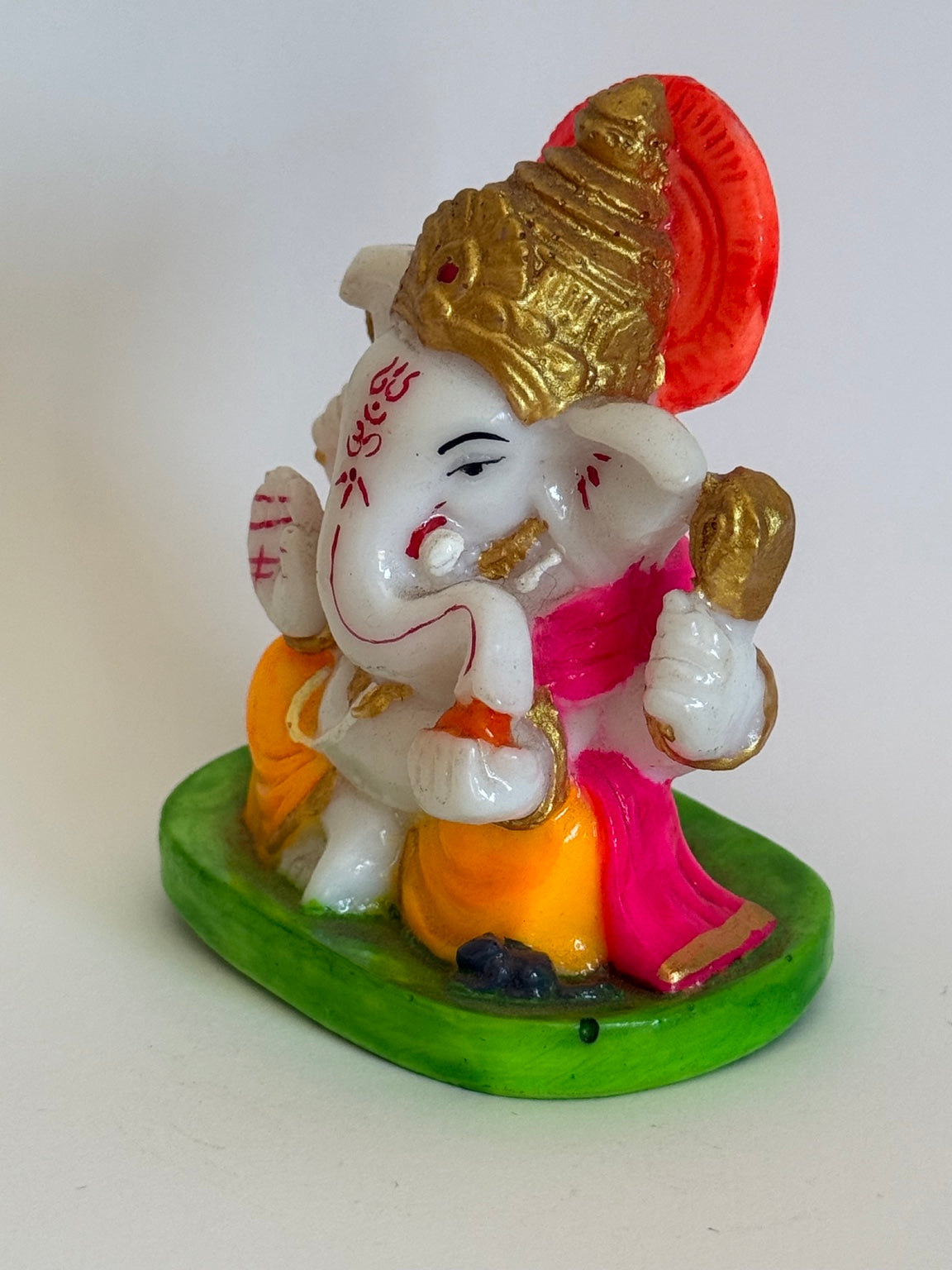 Blessing Ganesh Idol with Gold Crown & Pink Shawl – 3.5 Inch