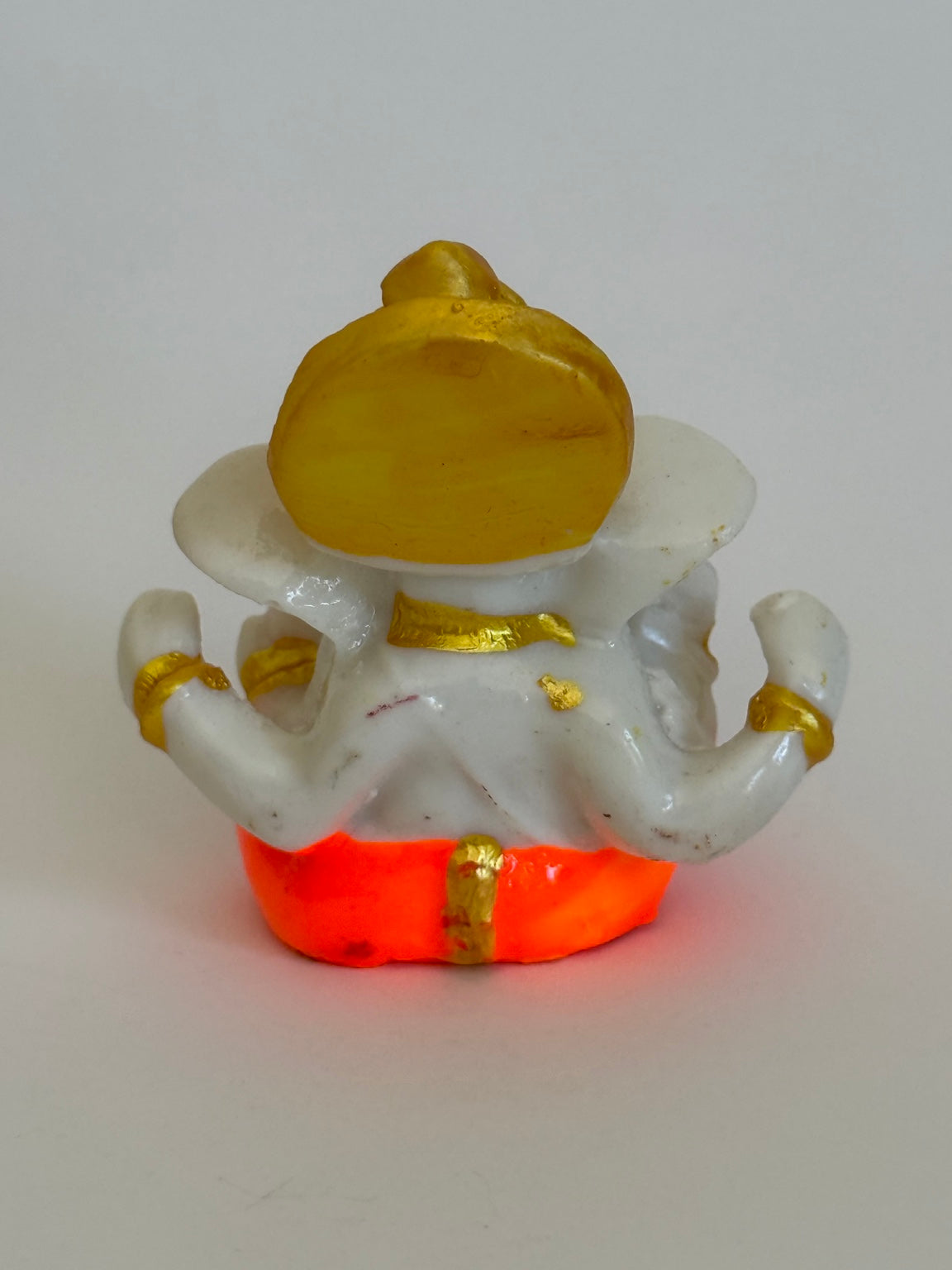 Glow Ganesh Idol – Mini White & Gold Ganpati Murti (2.5")
