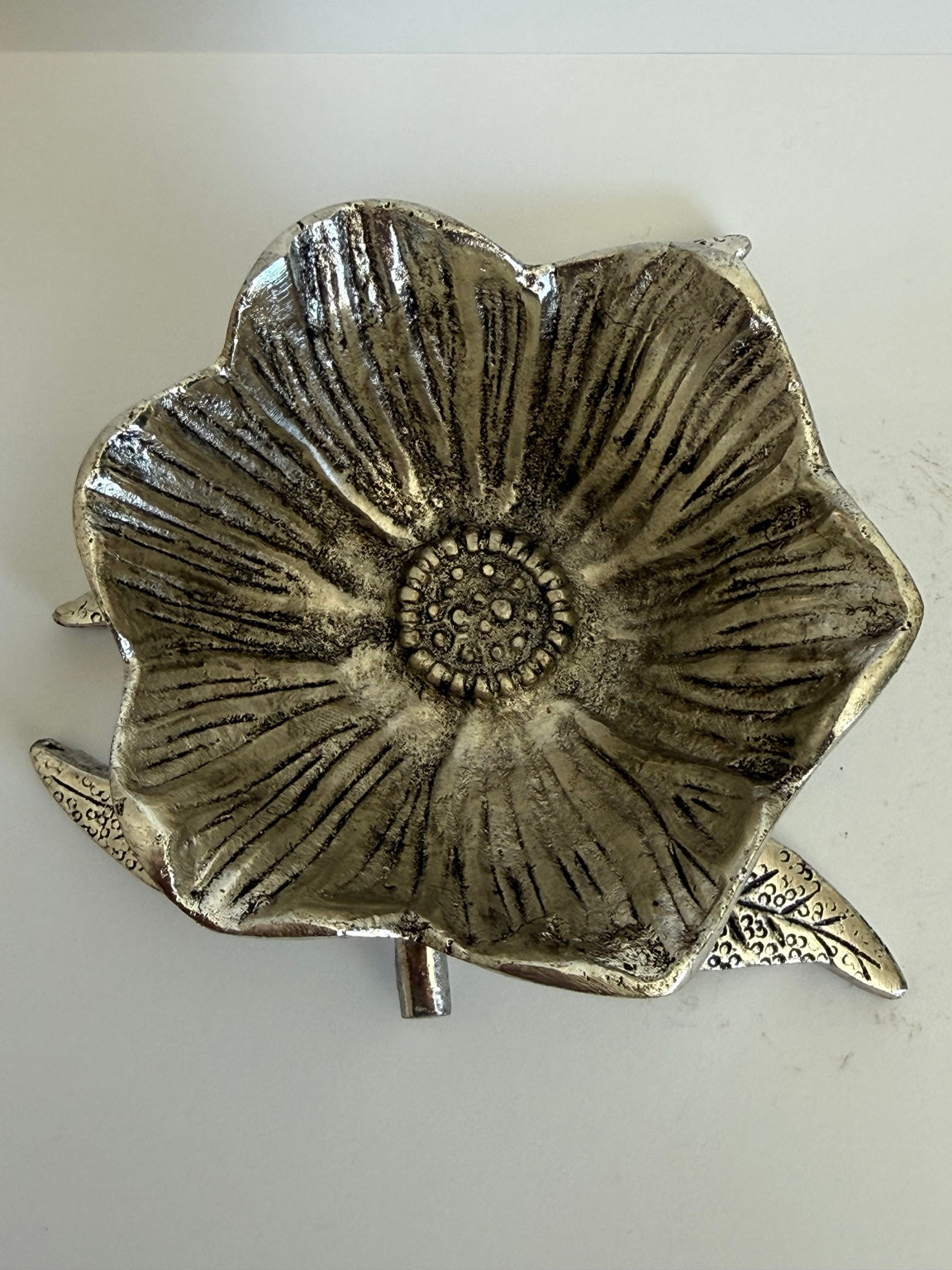 Silver Lotus Decorative Bowl – Handcrafted Festival Centerpiece (5.5")